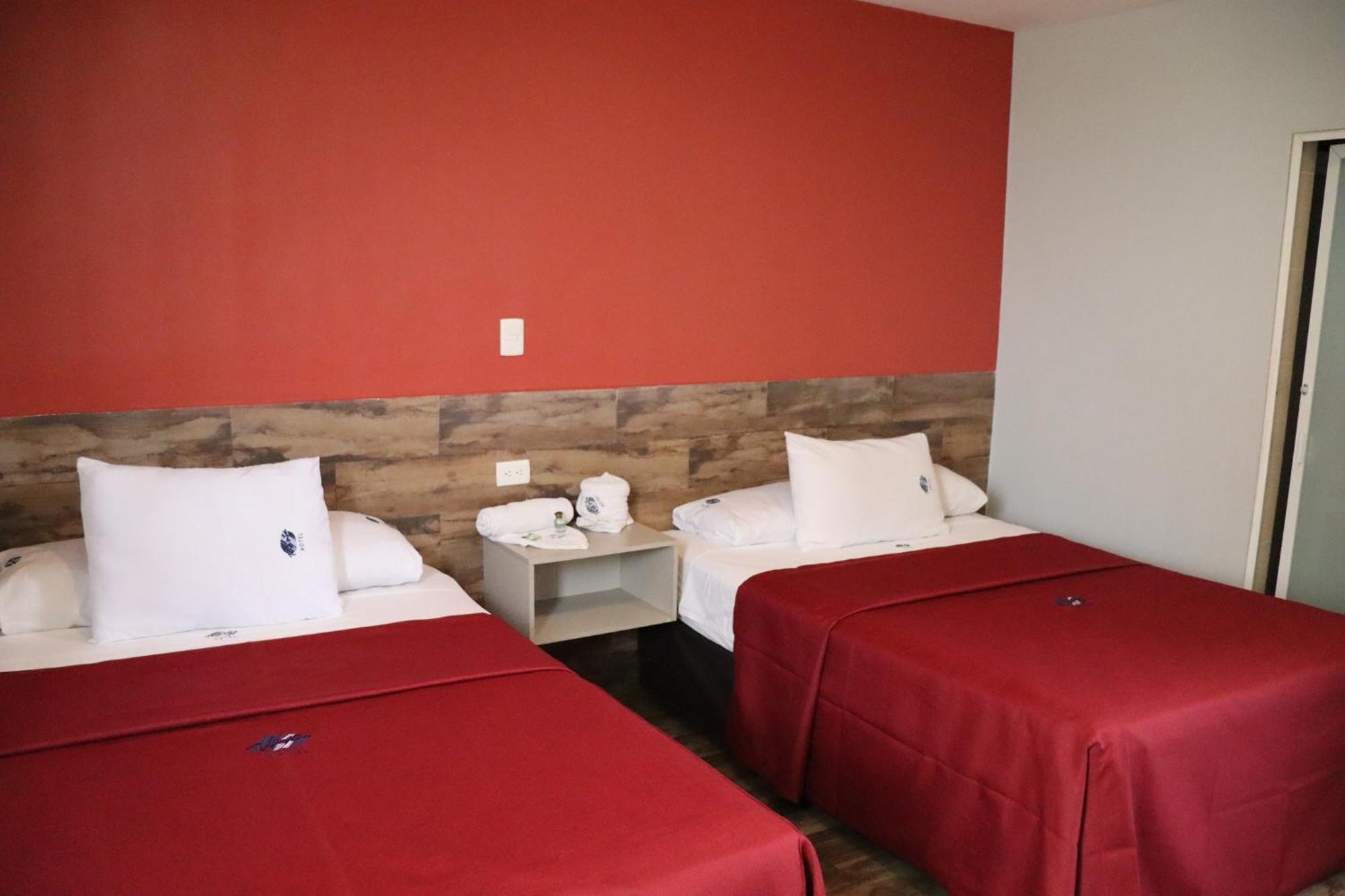 פואבלה Hotel Teresita מראה חיצוני תמונה