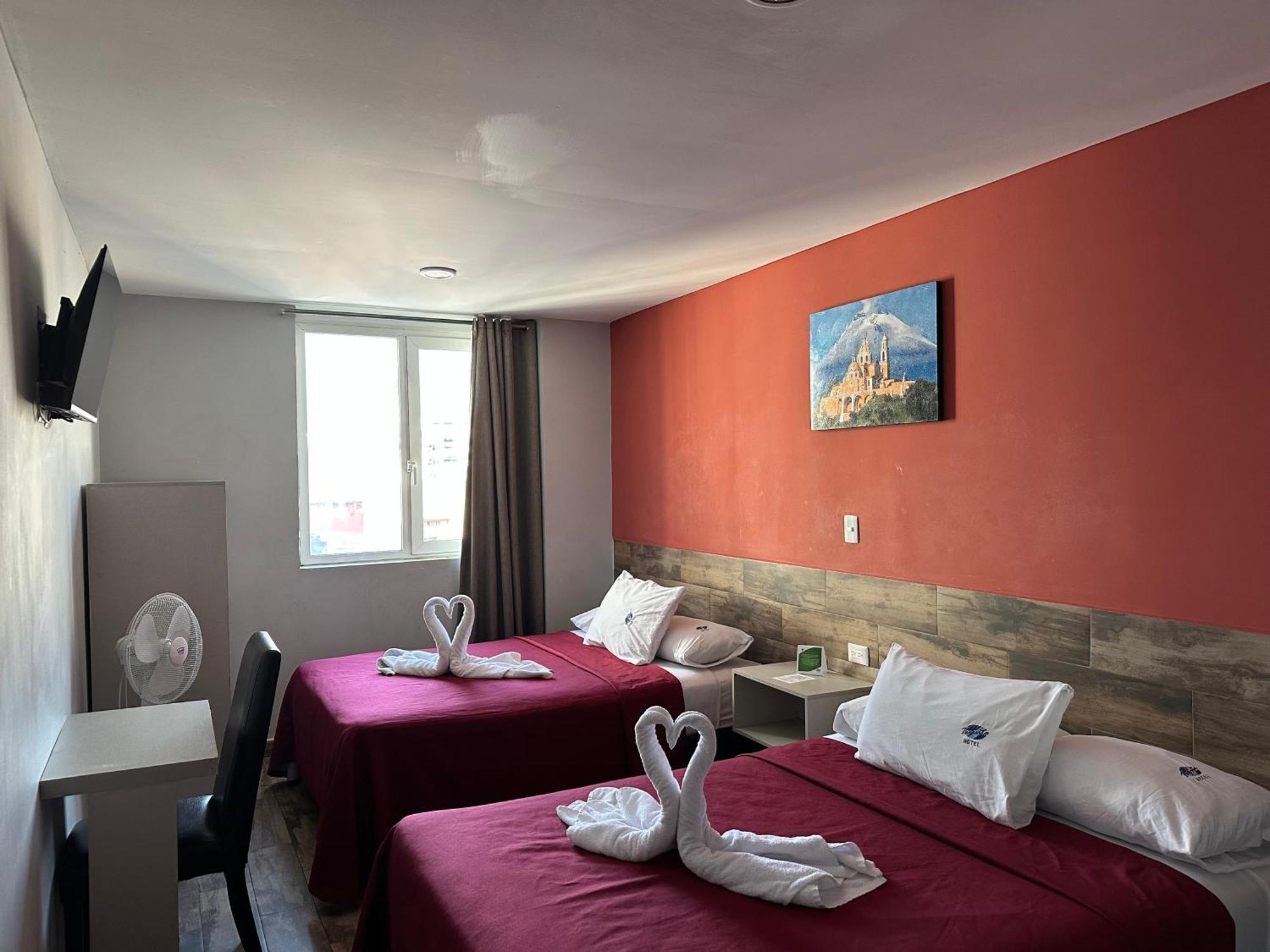 פואבלה Hotel Teresita מראה חיצוני תמונה
